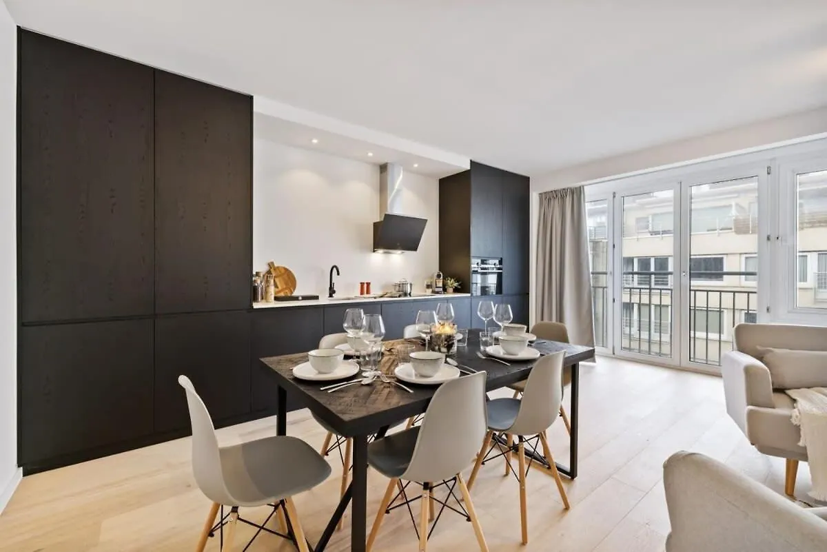 Huswell - Renovated Apartment In The Heart Of Oostende 0*,
